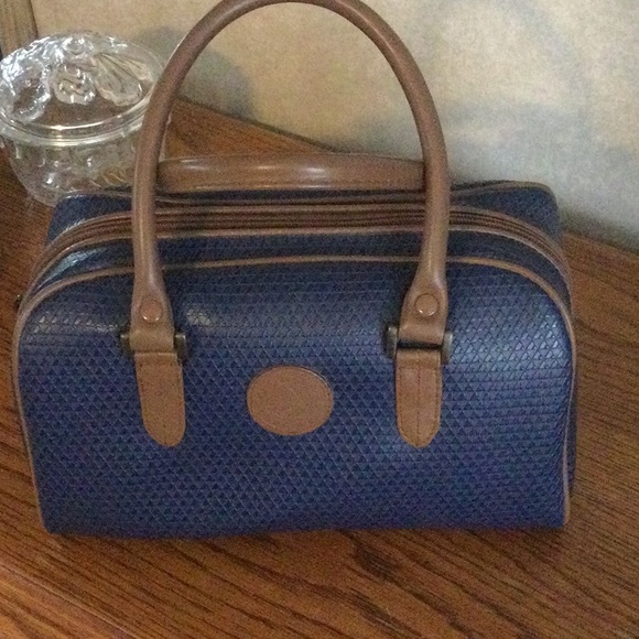 Liz Claiborne Handbags - Liz Claiborne Navy Handbag